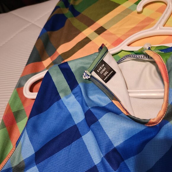 Beautiful Colorful Geometric Print Dress - Picture 5 of 6